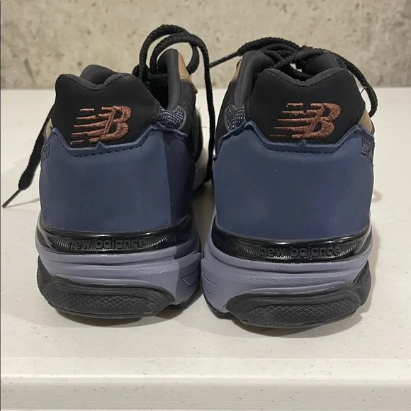 New Balance Men's Black and Tan Sneakers - Picture 6 of 7